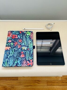 Apple iPad 6th Gen (128GB - 9.7" - Wi-Fi) + Floral Case + Stylus Pencil BUNDLE